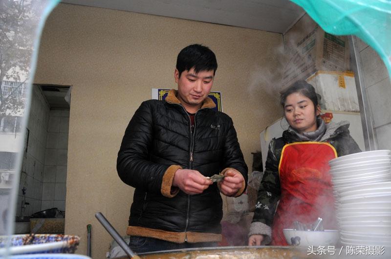 商洛街角隐藏的特色小店，探寻小巷中的独特风味