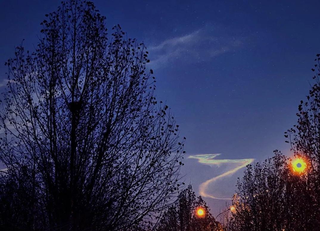 最新UFO事件震撼全球，神秘天空现象大揭秘！